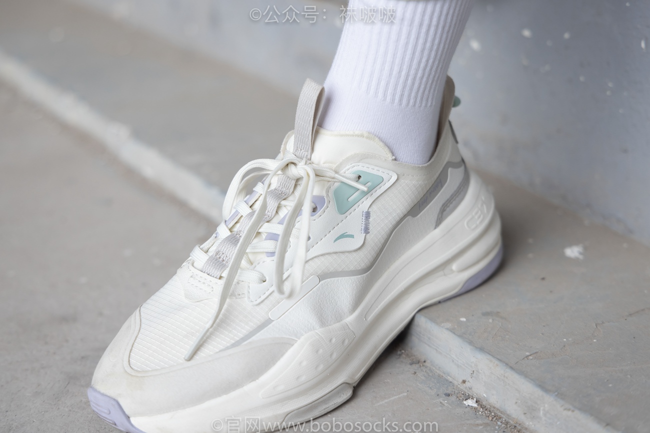 图片[15]-[BoBoSocks袜啵啵]NO.025 熊熊-安踏运动鞋、白色棉袜（踩脏）、裸足[146P] – 速更版-美库