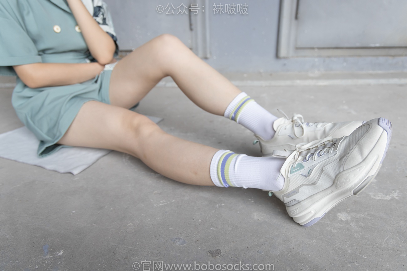 图片[23]-[BoBoSocks袜啵啵]NO.025 熊熊-安踏运动鞋、白色棉袜（踩脏）、裸足[146P] – 速更版-美库
