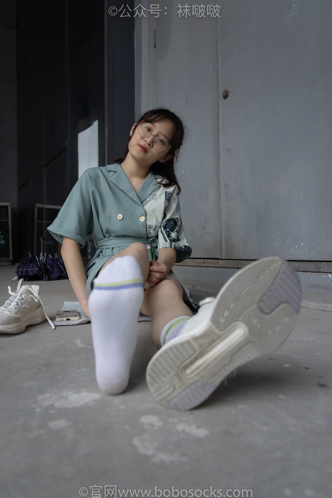 图片[52]-[BoBoSocks袜啵啵]NO.025 熊熊-安踏运动鞋、白色棉袜（踩脏）、裸足[146P] – 速更版-美库