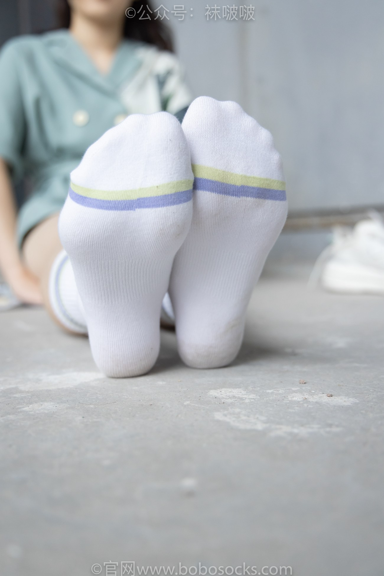 图片[59]-[BoBoSocks袜啵啵]NO.025 熊熊-安踏运动鞋、白色棉袜（踩脏）、裸足[146P] – 速更版-美库