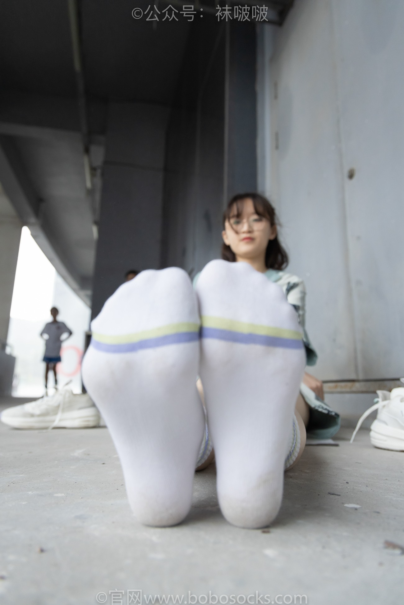 图片[83]-[BoBoSocks袜啵啵]NO.025 熊熊-安踏运动鞋、白色棉袜（踩脏）、裸足[146P] – 速更版-美库