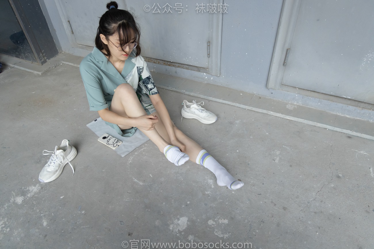 图片[87]-[BoBoSocks袜啵啵]NO.025 熊熊-安踏运动鞋、白色棉袜（踩脏）、裸足[146P] – 速更版-美库