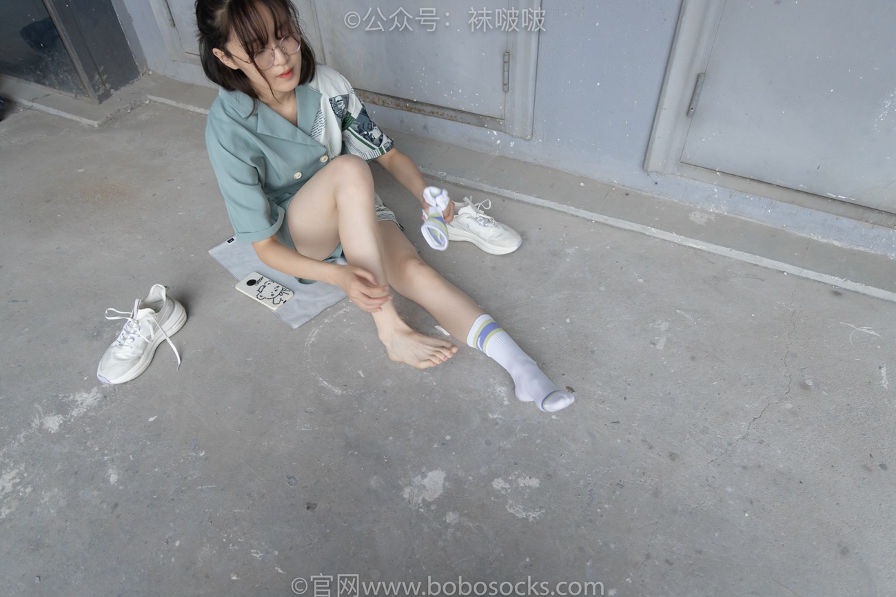 图片[93]-[BoBoSocks袜啵啵]NO.025 熊熊-安踏运动鞋、白色棉袜（踩脏）、裸足[146P] – 速更版-美库