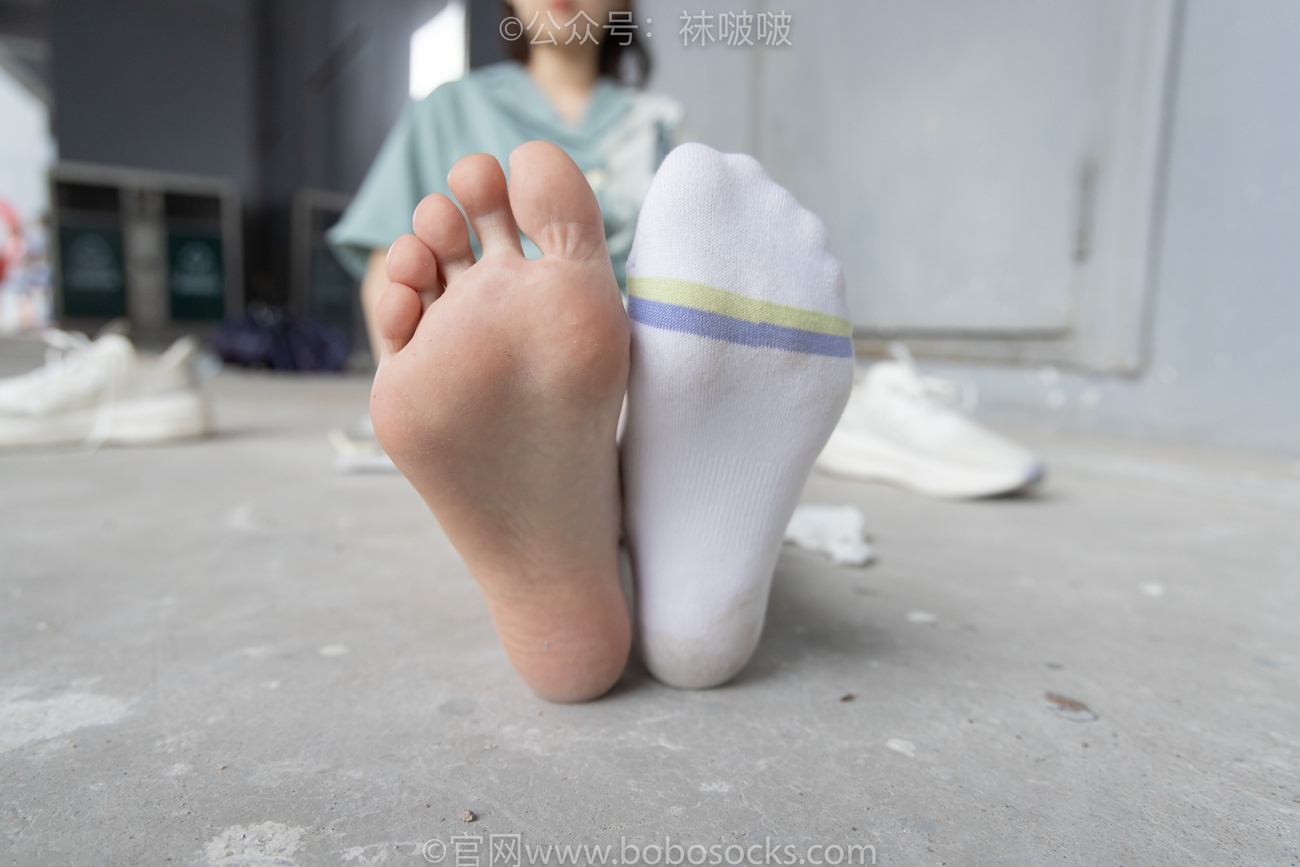图片[106]-[BoBoSocks袜啵啵]NO.025 熊熊-安踏运动鞋、白色棉袜（踩脏）、裸足[146P] – 速更版-美库