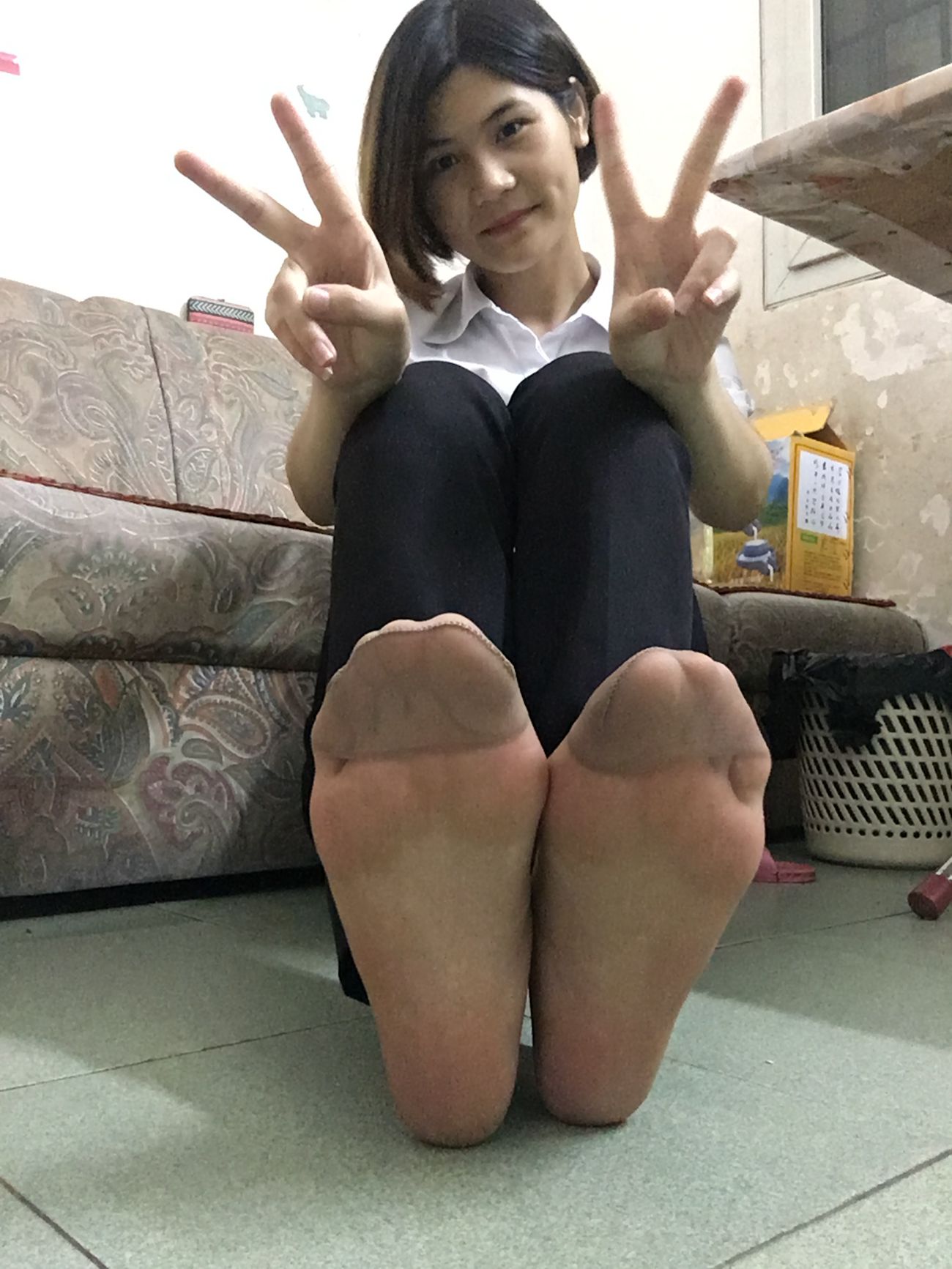 图片[11]-学妹校园寝室短丝系列032期 谭佐婷[40P] – 速更版-美库