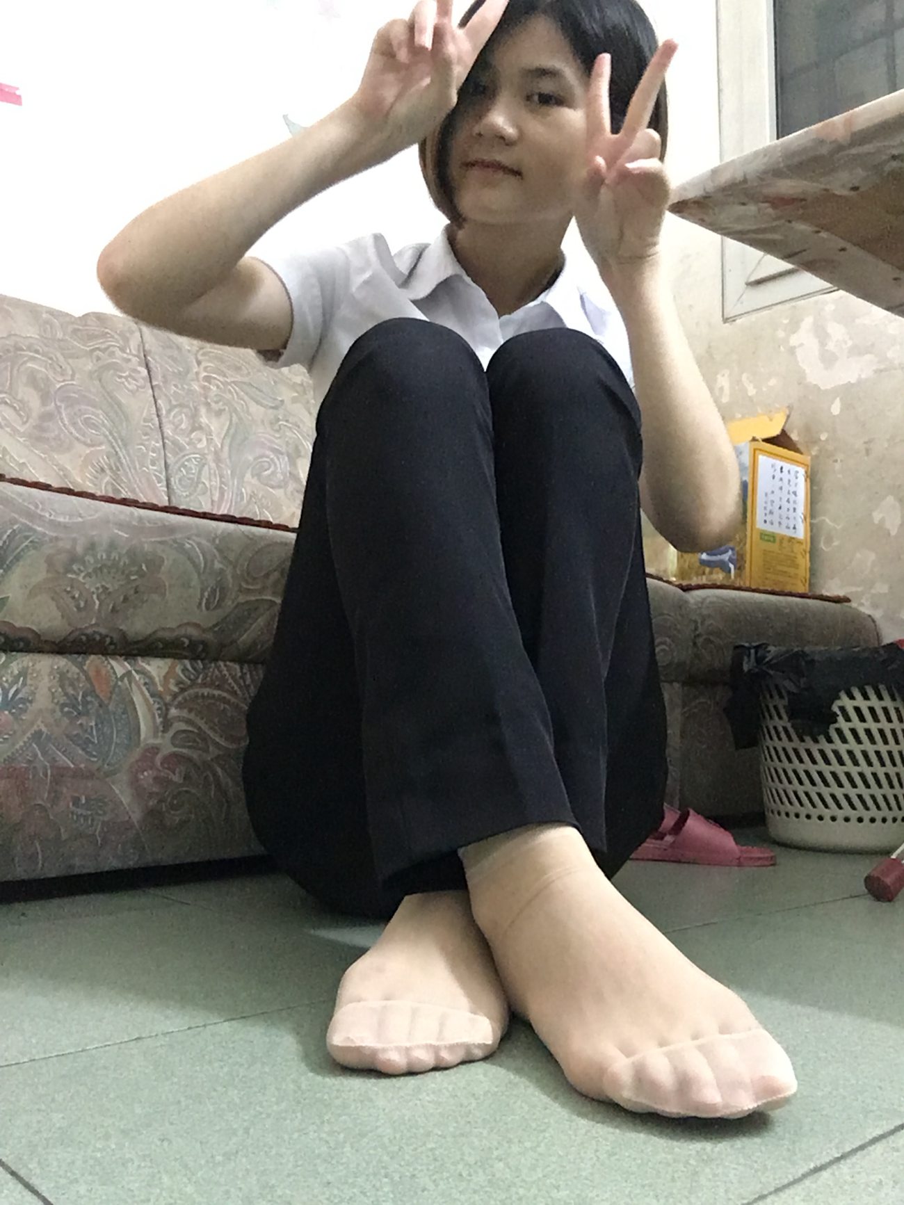 图片[19]-学妹校园寝室短丝系列032期 谭佐婷[40P] – 速更版-美库