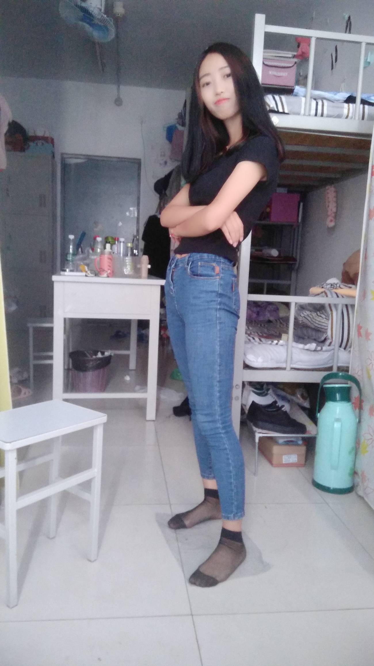 图片[13]-学妹校园寝室短丝系列034期 卫艺[190P] – 速更版-美库