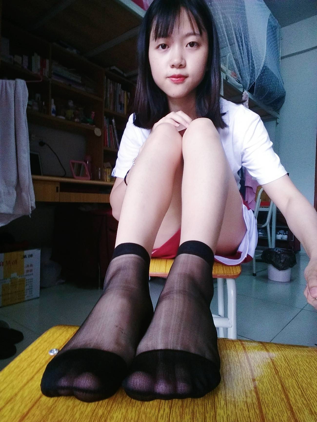 图片[11]-学妹校园寝室短丝系列035期 清茹[39P] – 速更版-美库