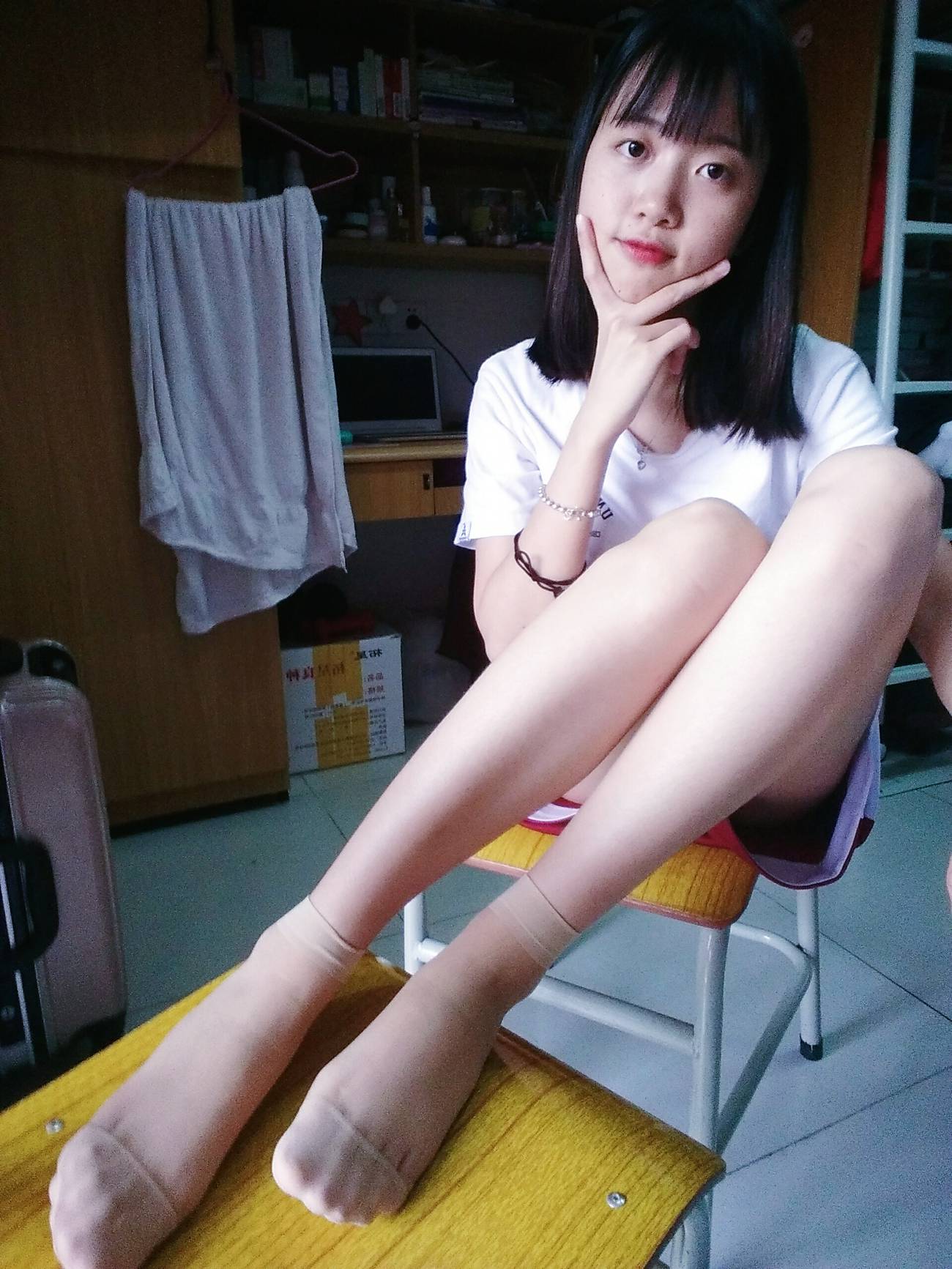 图片[12]-学妹校园寝室短丝系列035期 清茹[39P] – 速更版-美库