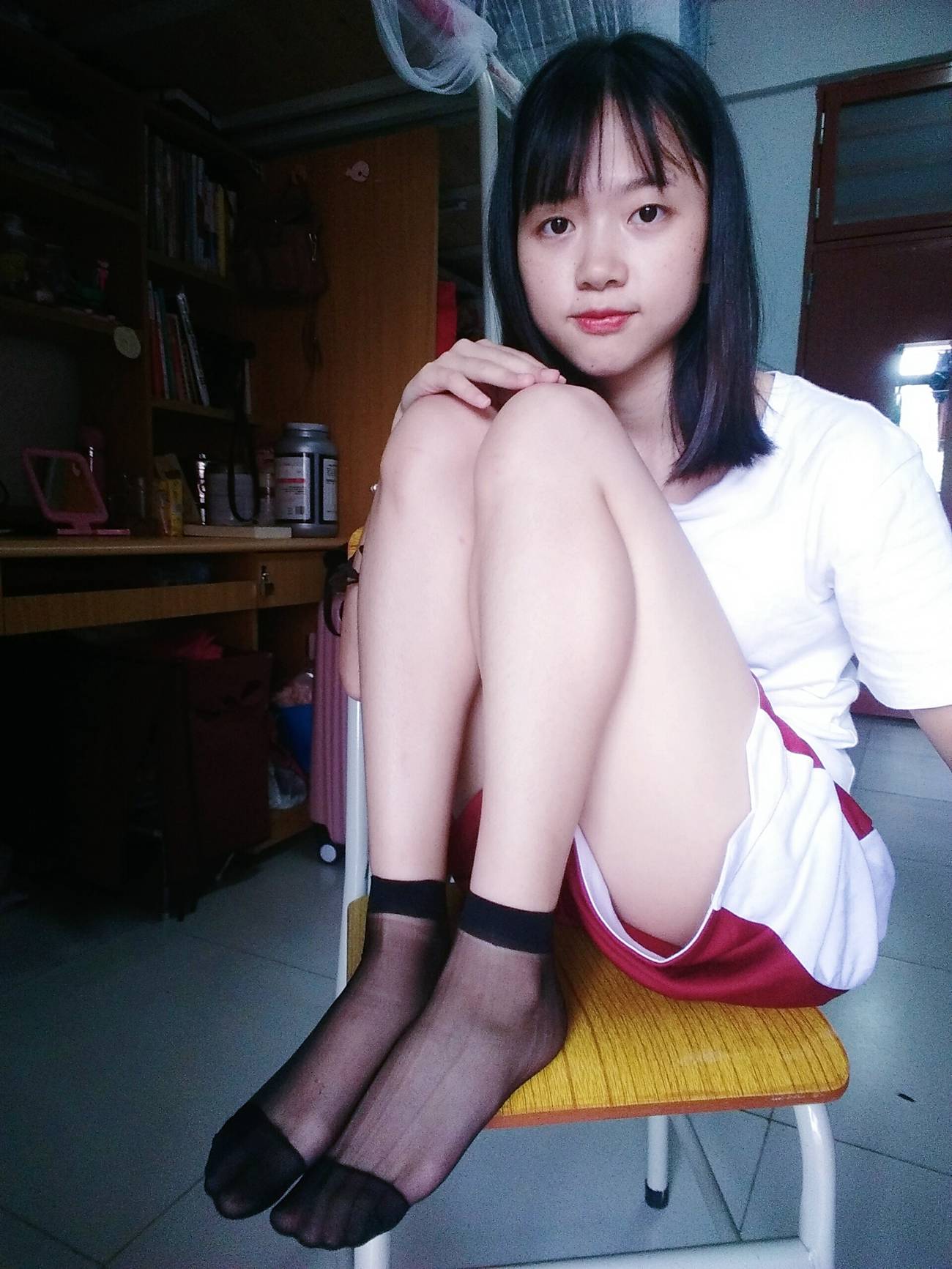 图片[13]-学妹校园寝室短丝系列035期 清茹[39P] – 速更版-美库