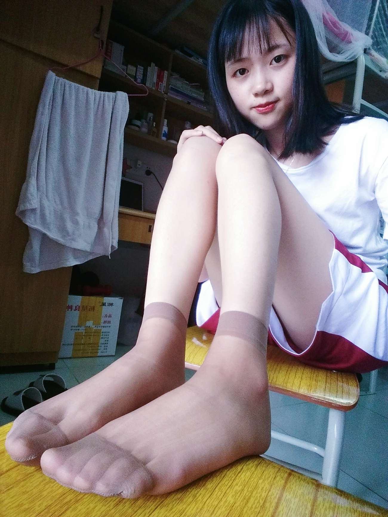 图片[15]-学妹校园寝室短丝系列035期 清茹[39P] – 速更版-美库