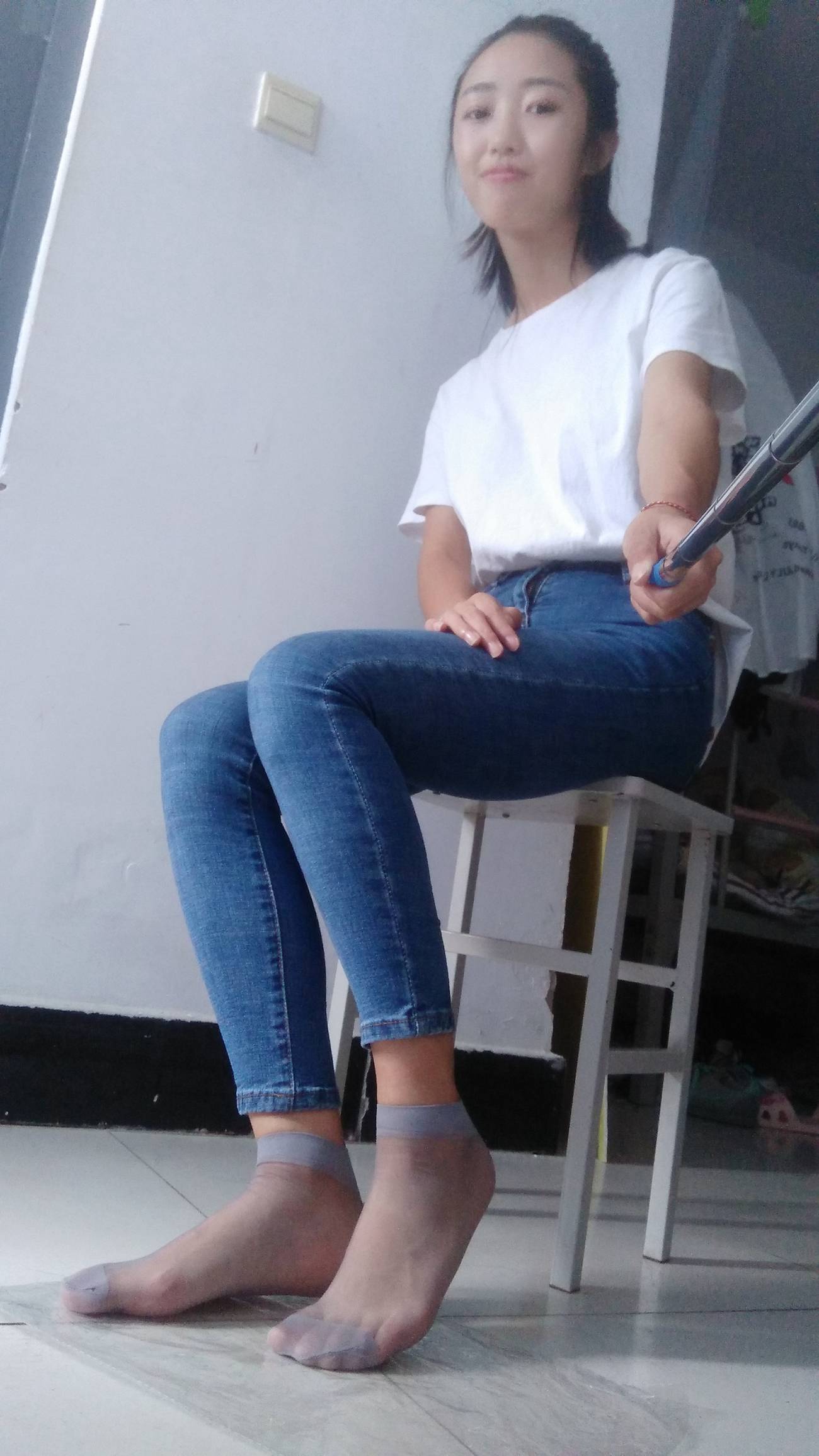 图片[28]-学妹校园寝室短丝系列034期 卫艺[190P] – 速更版-美库