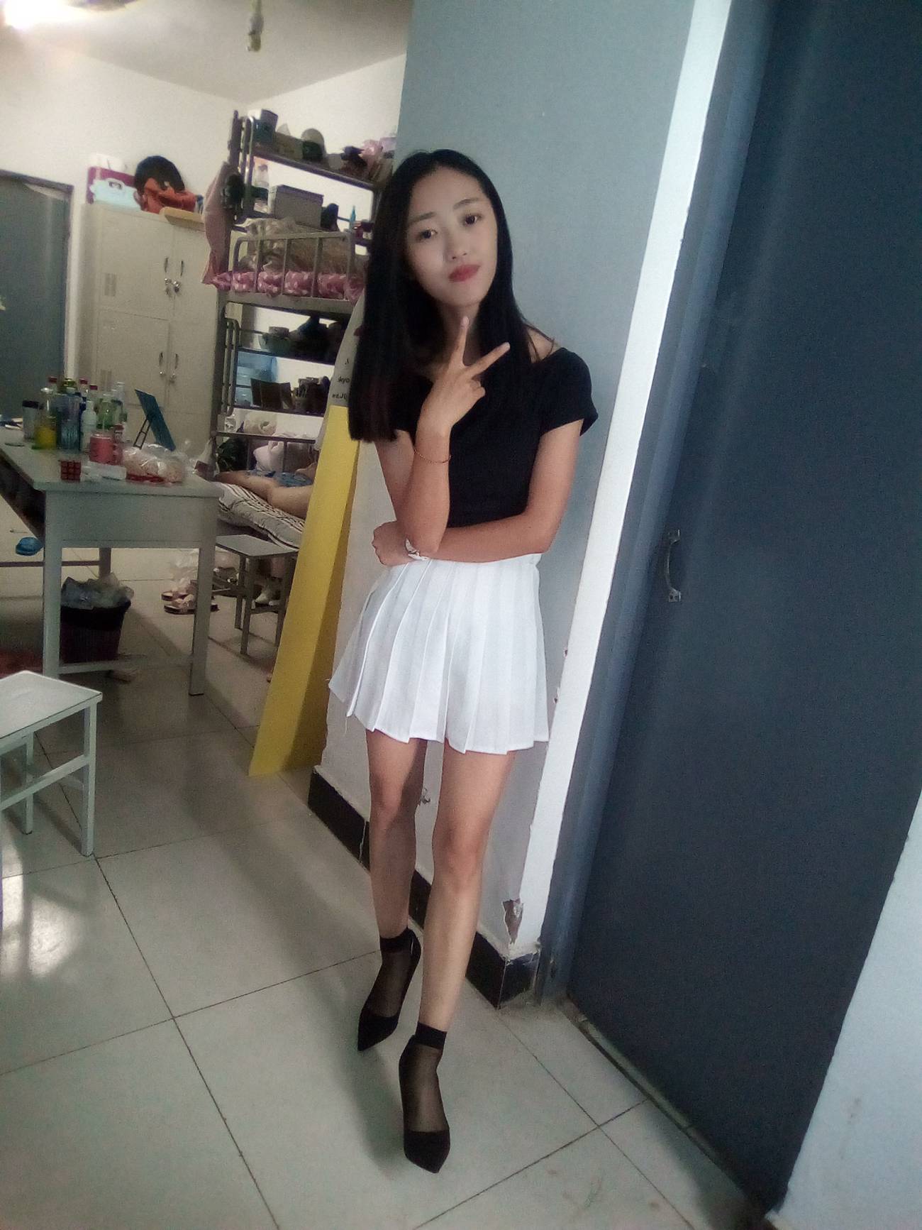 图片[34]-学妹校园寝室短丝系列034期 卫艺[190P] – 速更版-美库