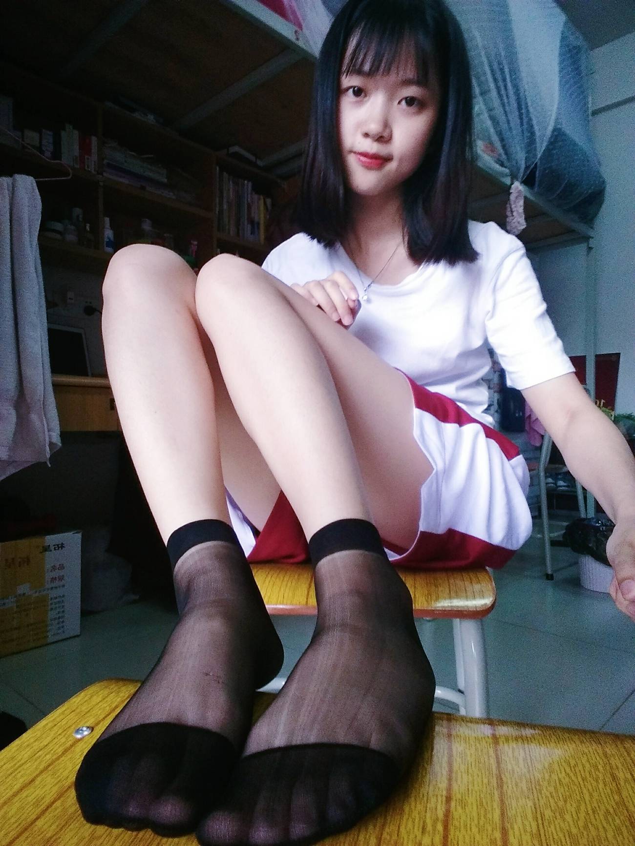 图片[24]-学妹校园寝室短丝系列035期 清茹[39P] – 速更版-美库