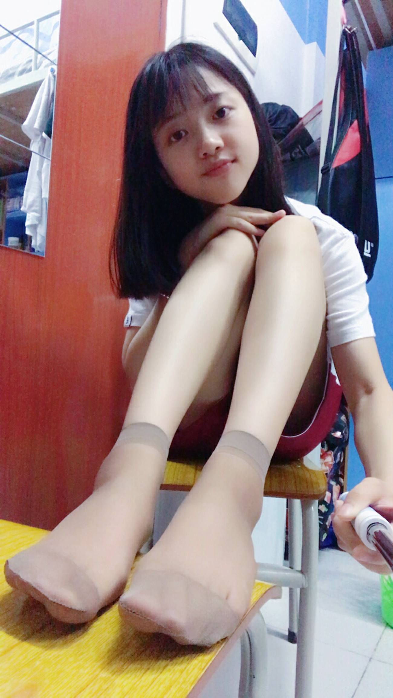 图片[26]-学妹校园寝室短丝系列035期 清茹[39P] – 速更版-美库