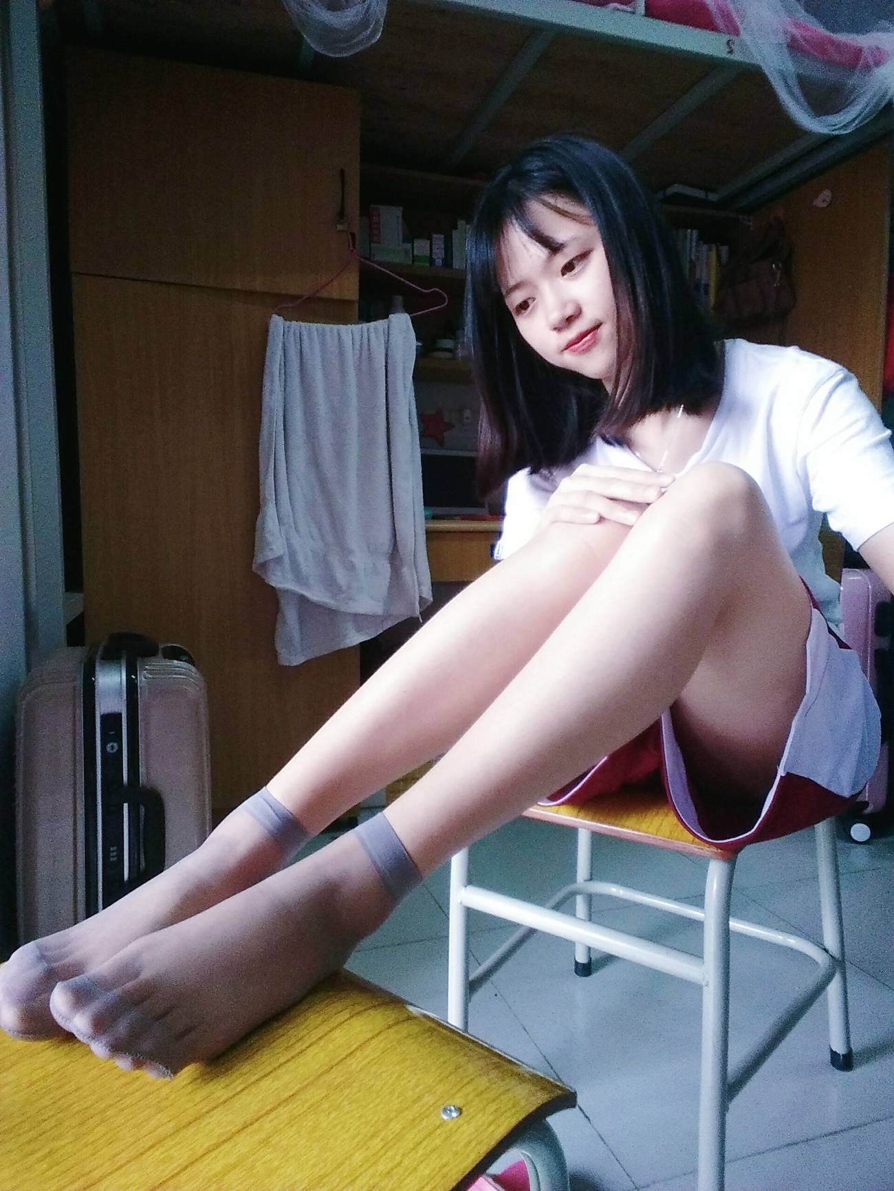 图片[29]-学妹校园寝室短丝系列035期 清茹[39P] – 速更版-美库