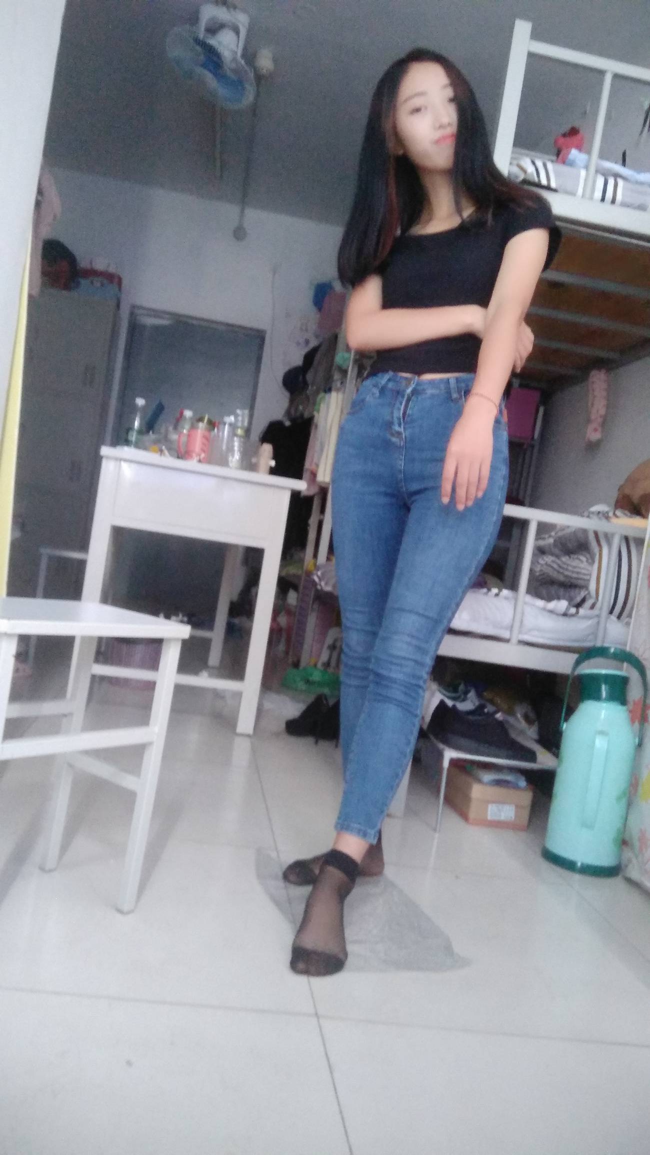 图片[121]-学妹校园寝室短丝系列034期 卫艺[190P] – 速更版-美库