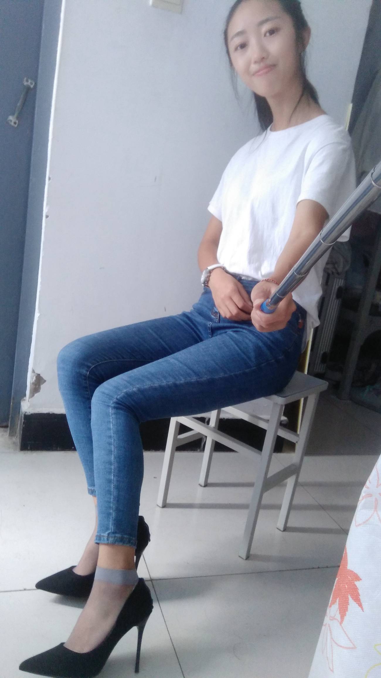 图片[131]-学妹校园寝室短丝系列034期 卫艺[190P] – 速更版-美库