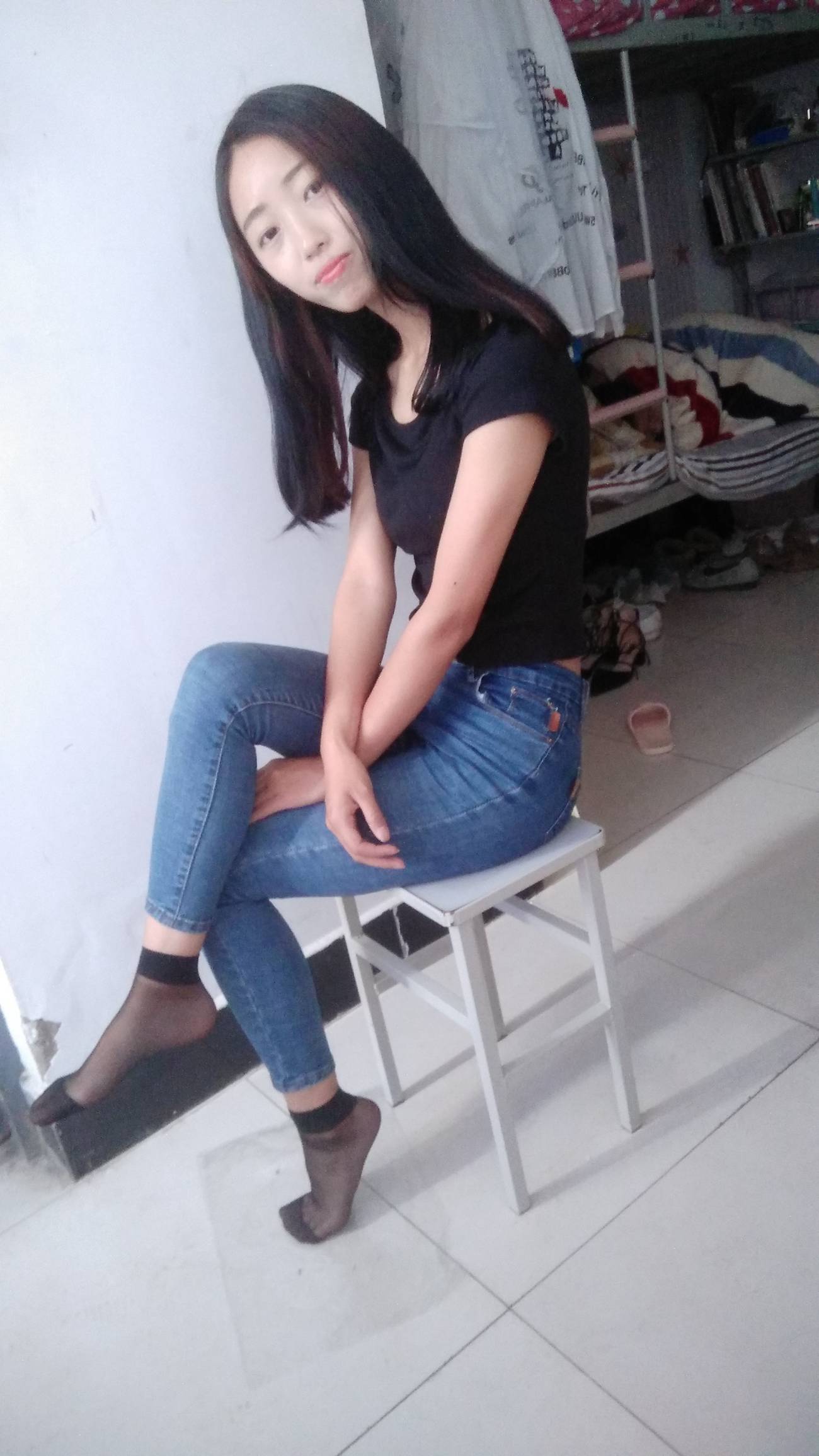 图片[146]-学妹校园寝室短丝系列034期 卫艺[190P] – 速更版-美库