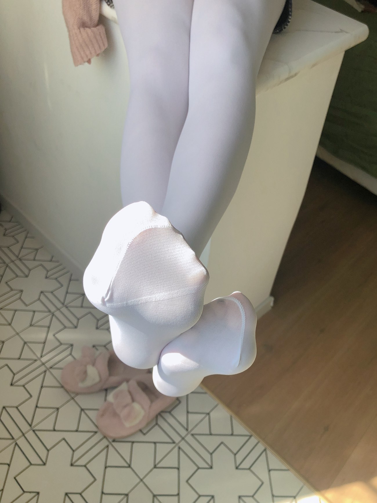 图片[35]-安乔乔儿(Nia乔乔) 白丝袜[89P] – 速更版-美库