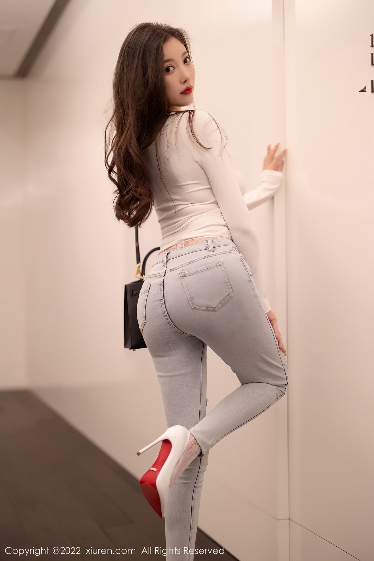 图片[34]-[XiuRen绣人网] 2022.03.07 No.4682 杨晨晨Yome 牛仔裤美腿[81P] – 速更版-美库