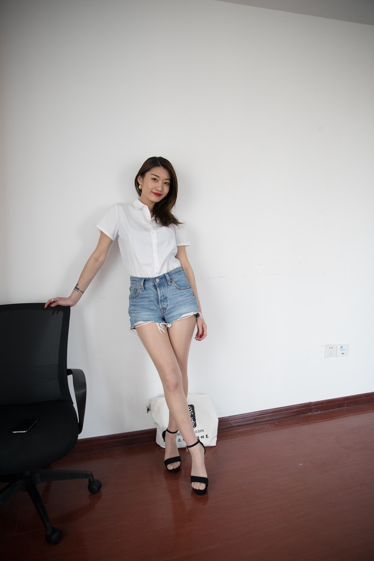 图片[16]-物恋传媒 NO.367 言言-暮色红酒[143PG] – 速更版-美库