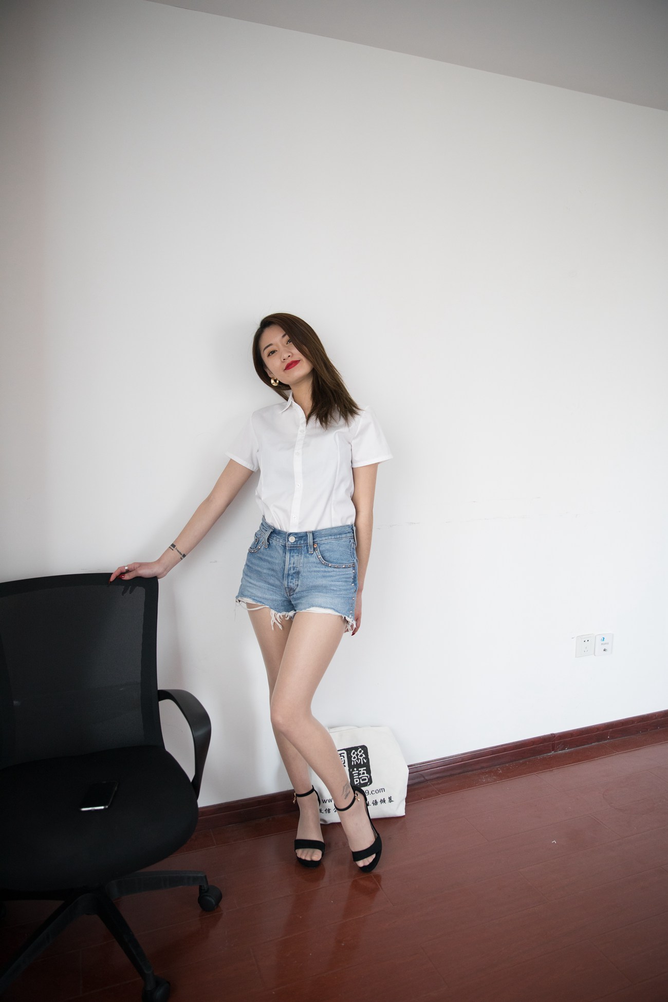 图片[18]-物恋传媒 NO.367 言言-暮色红酒[143PG] – 速更版-美库