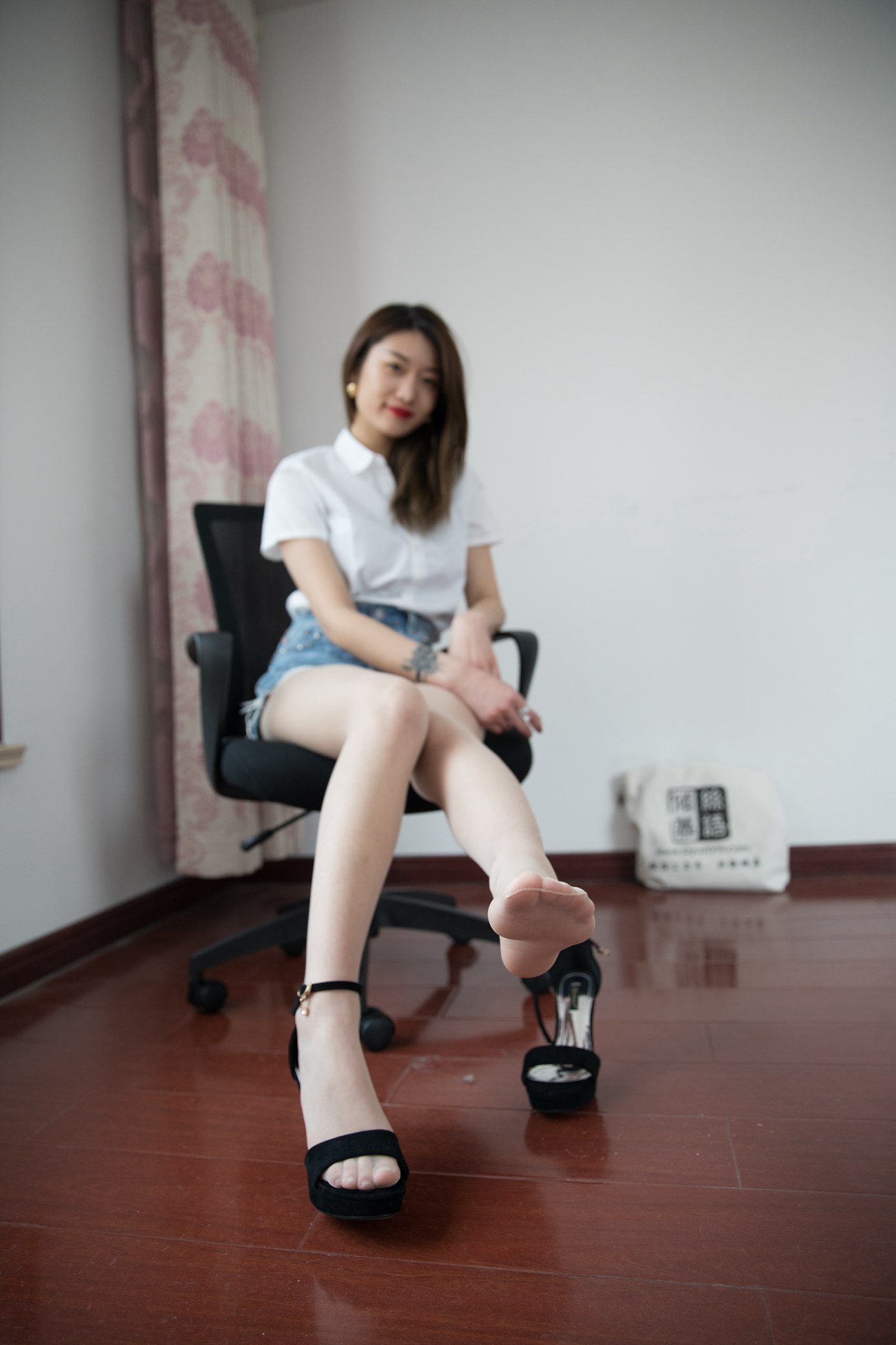 图片[21]-物恋传媒 NO.367 言言-暮色红酒[143PG] – 速更版-美库