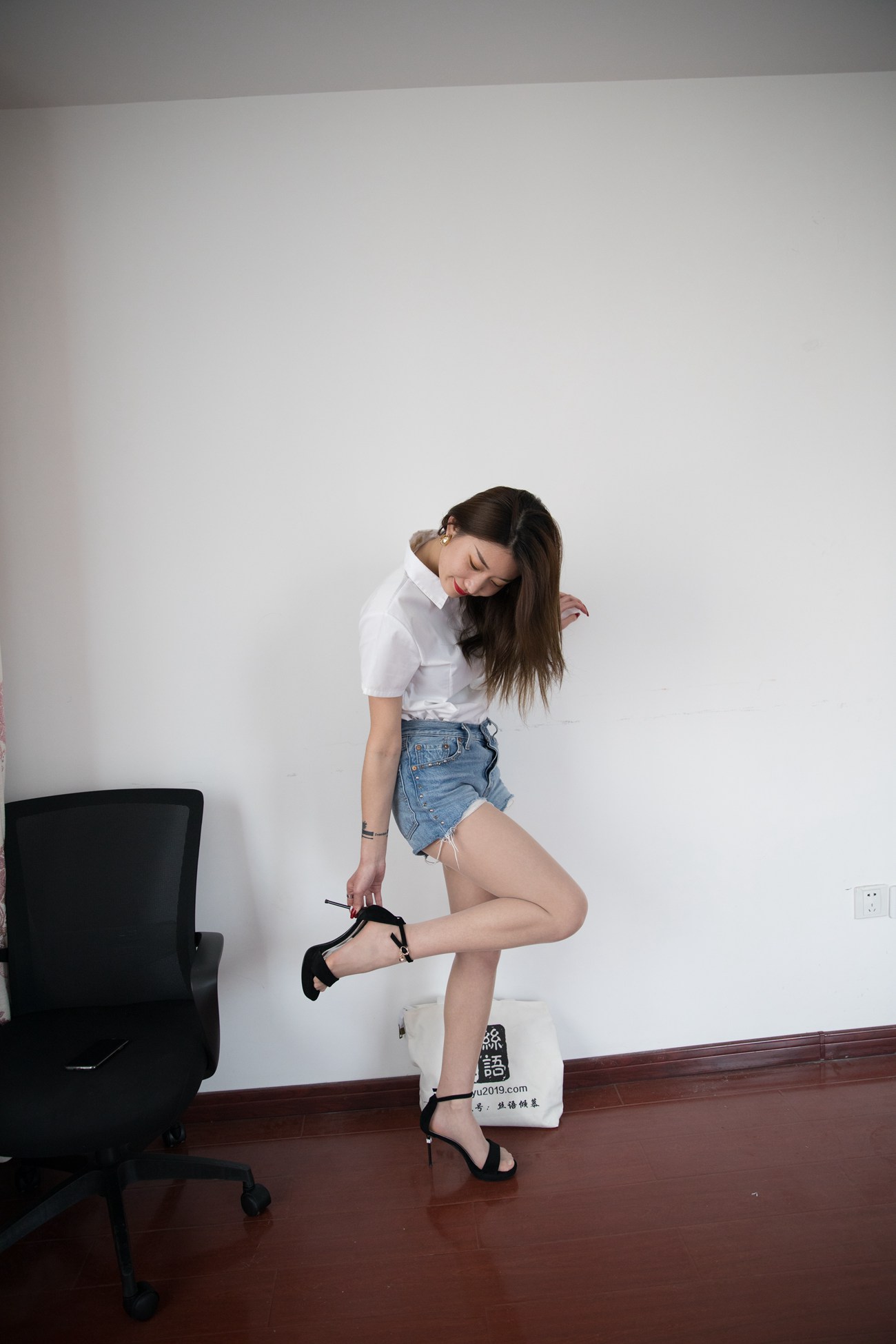 图片[31]-物恋传媒 NO.367 言言-暮色红酒[143PG] – 速更版-美库