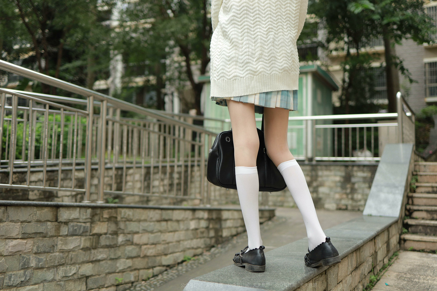 图片[33]-[IESS异思趣向] 2021.11.02 丝享家963：团团《长腿JK装》[94P] – 速更版-美库