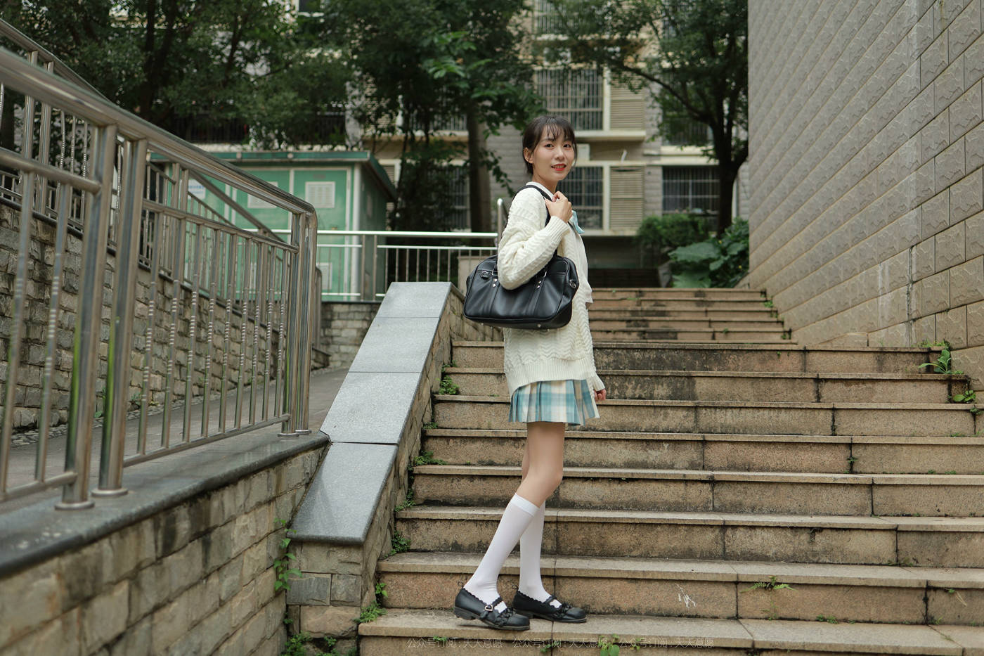 图片[92]-[IESS异思趣向] 2021.11.02 丝享家963：团团《长腿JK装》[94P] – 速更版-美库