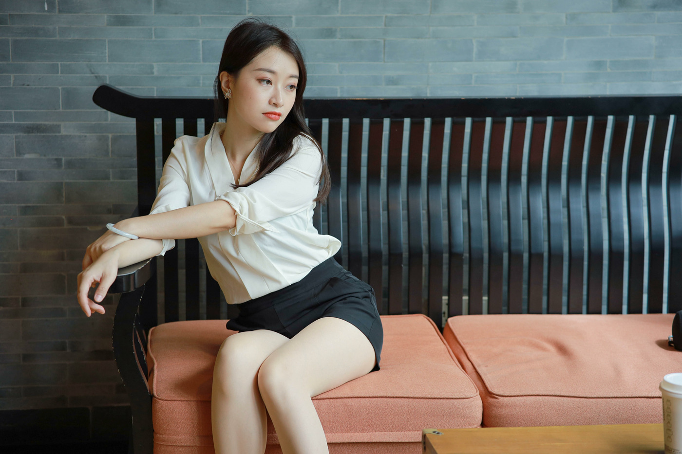 图片[48]-[IESS异思趣向] 2021.11.03 丝享家964：小婕《沙发上的佳人》[100P] – 速更版-美库