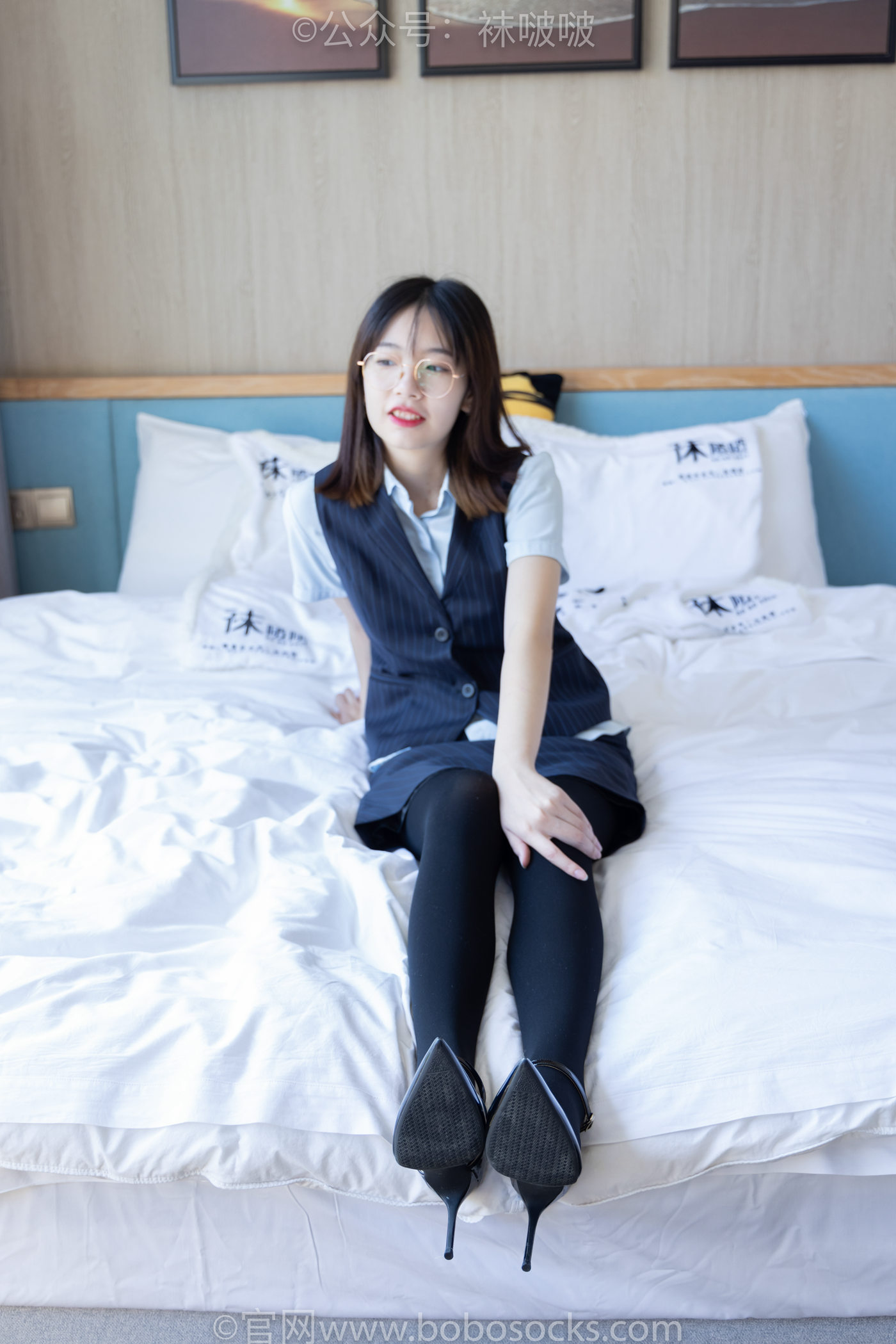 图片[17]-[BoBoSocks袜啵啵]NO.038 小甜豆-建行行服、高跟鞋、厚黑丝[131P] – 速更版-美库