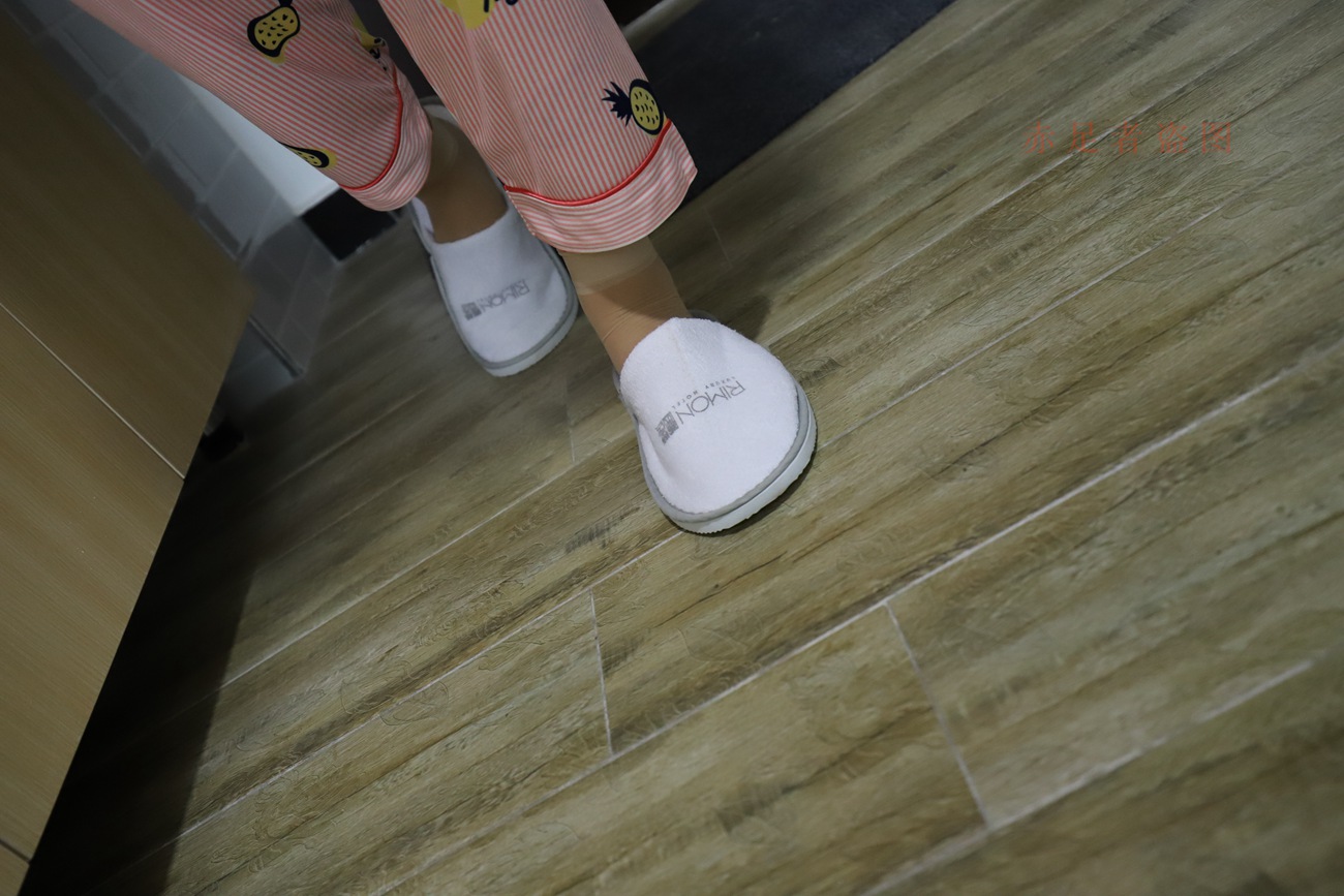 图片[13]-大西瓜爱牙膏-2018 6月活动 模特2（二） 尝试搭讪 短丝+船袜 [252P] – 速更版-美库