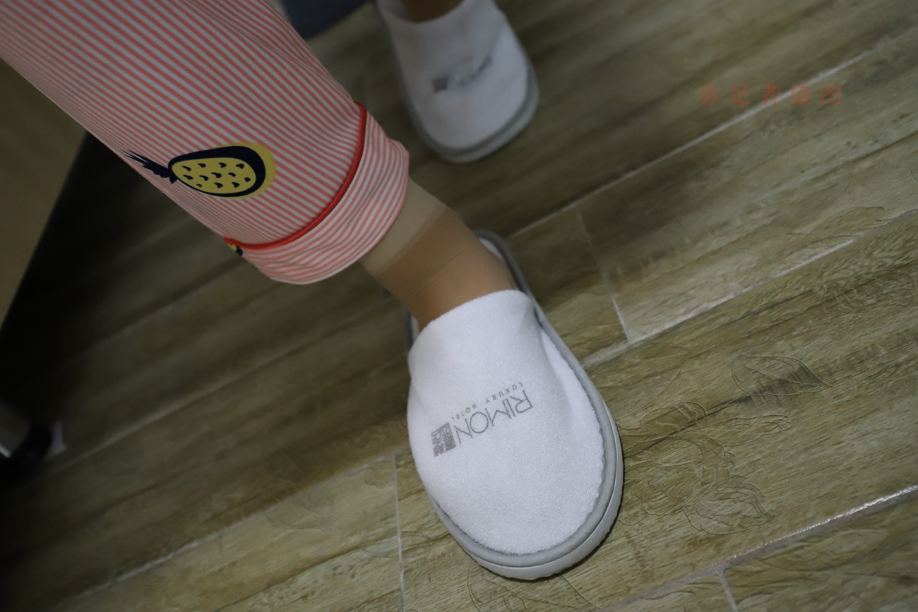 图片[14]-大西瓜爱牙膏-2018 6月活动 模特2（二） 尝试搭讪 短丝+船袜 [252P] – 速更版-美库