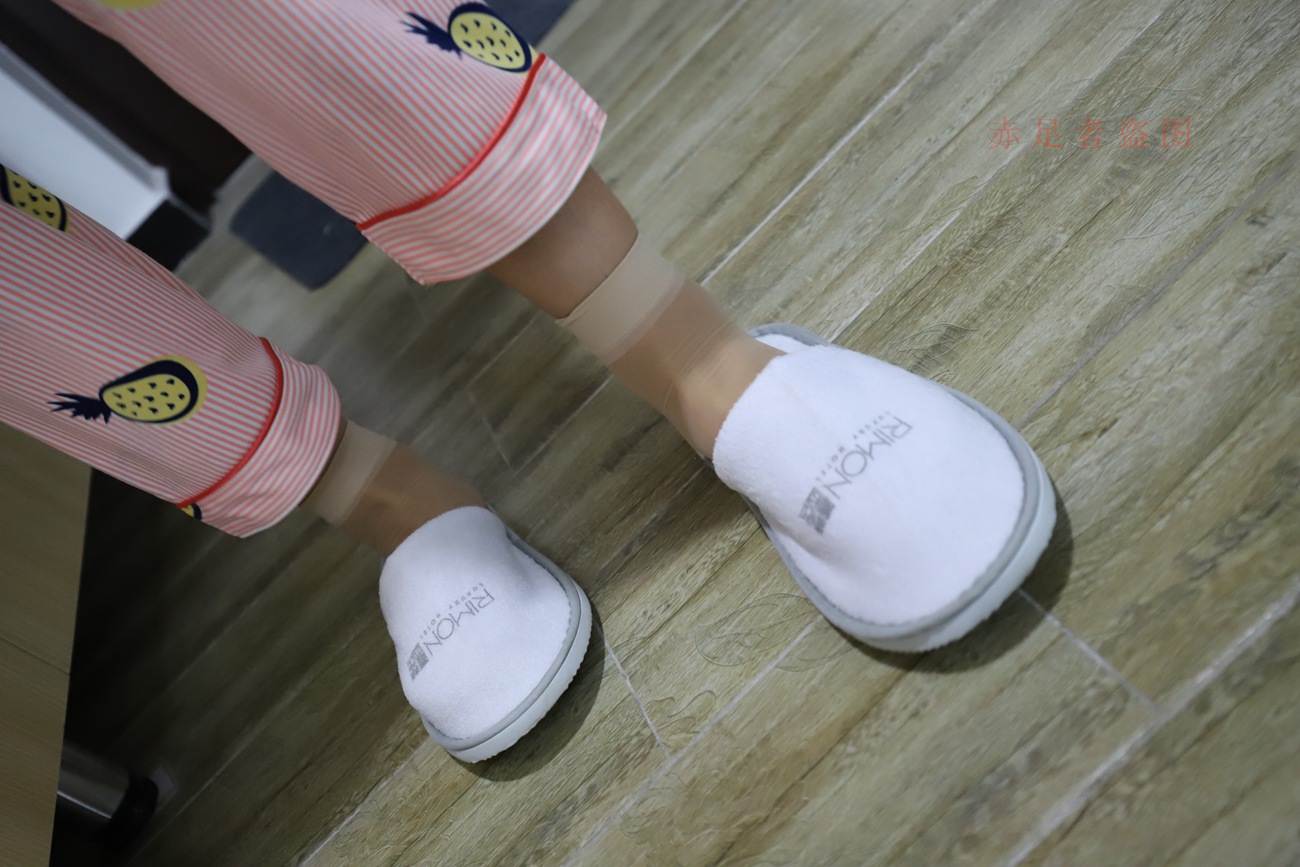 图片[16]-大西瓜爱牙膏-2018 6月活动 模特2（二） 尝试搭讪 短丝+船袜 [252P] – 速更版-美库