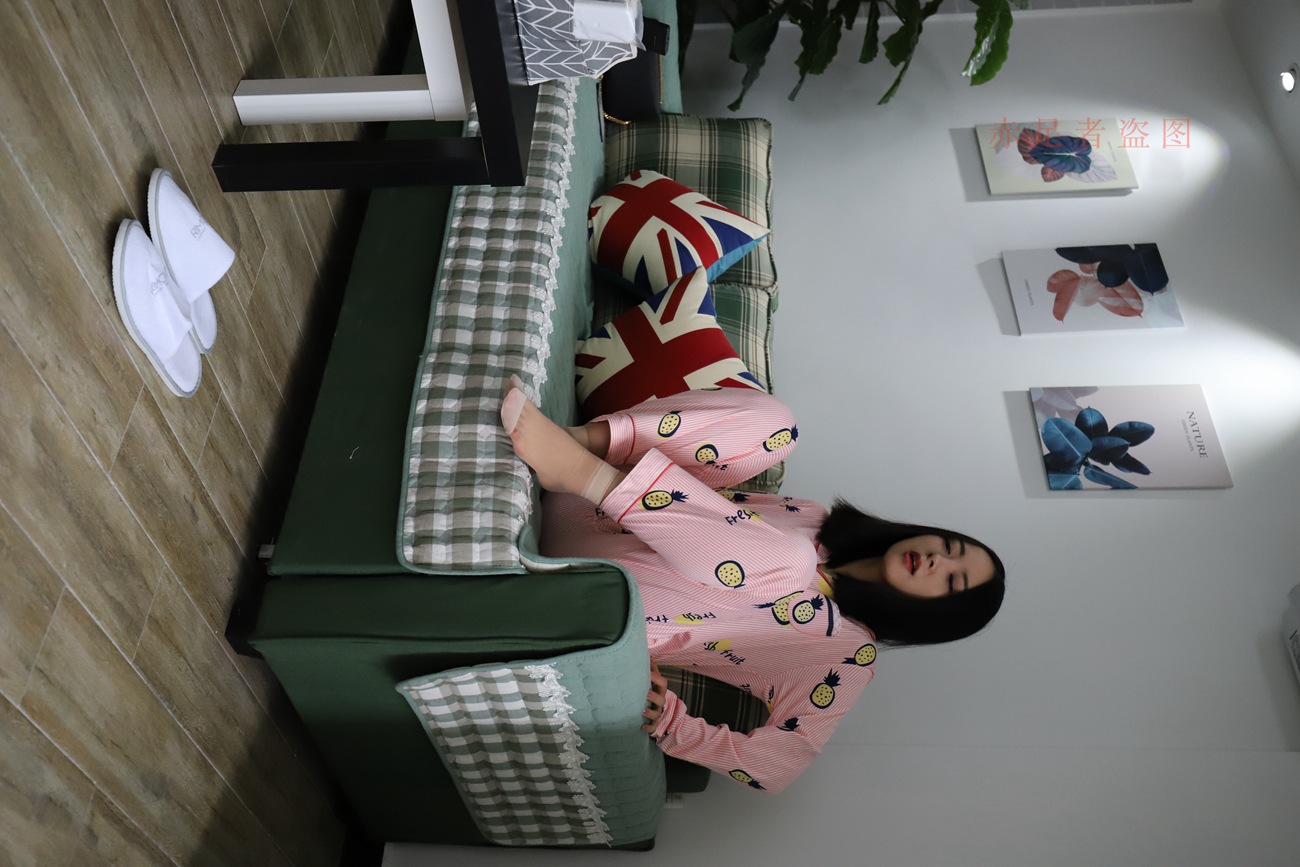 图片[25]-大西瓜爱牙膏-2018 6月活动 模特2（二） 尝试搭讪 短丝+船袜 [252P] – 速更版-美库