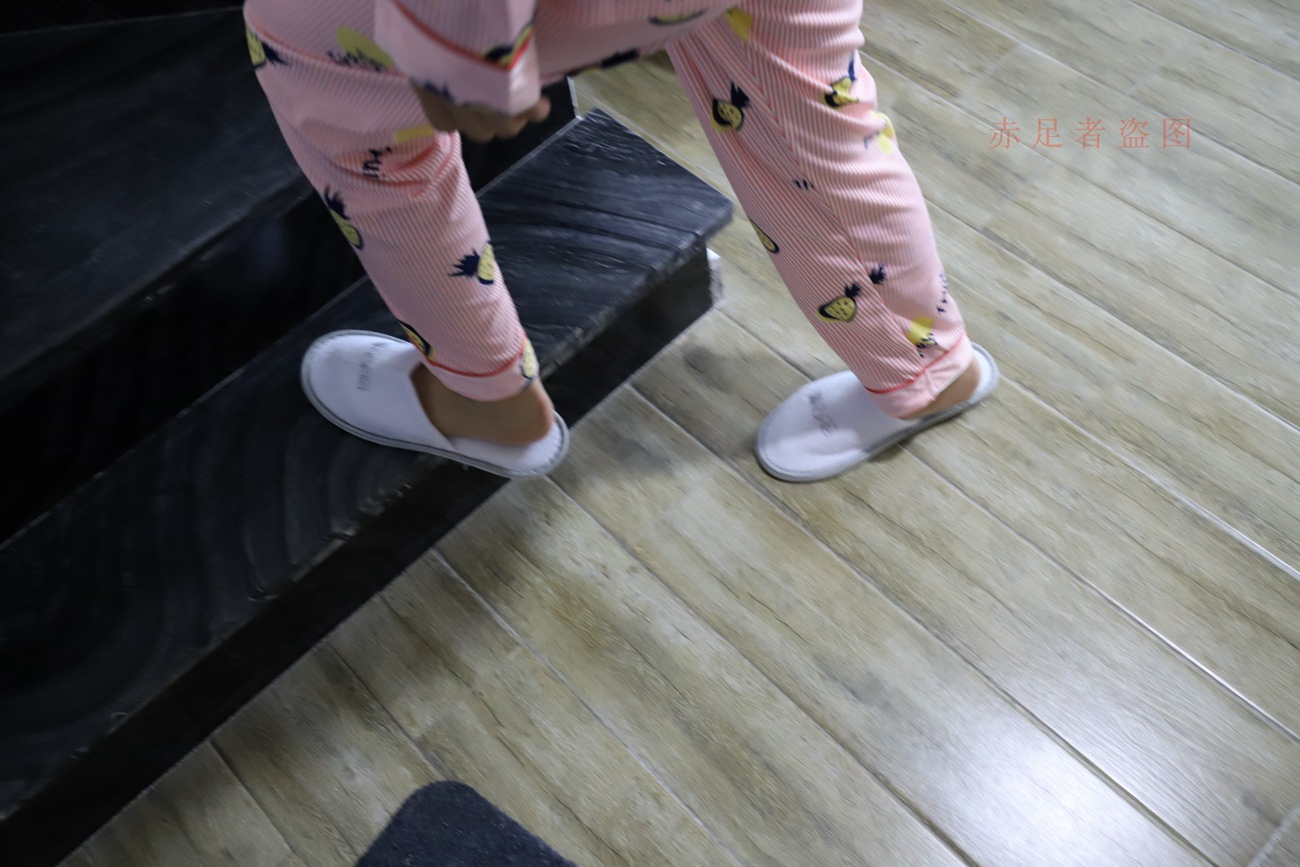 图片[85]-大西瓜爱牙膏-2018 6月活动 模特2（二） 尝试搭讪 短丝+船袜 [252P] – 速更版-美库