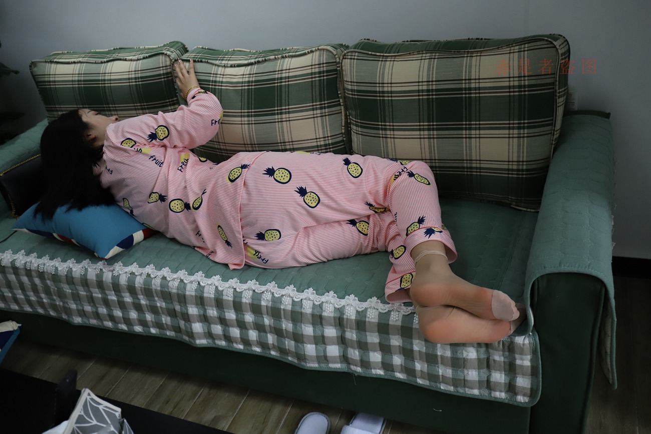 图片[150]-大西瓜爱牙膏-2018 6月活动 模特2（二） 尝试搭讪 短丝+船袜 [252P] – 速更版-美库