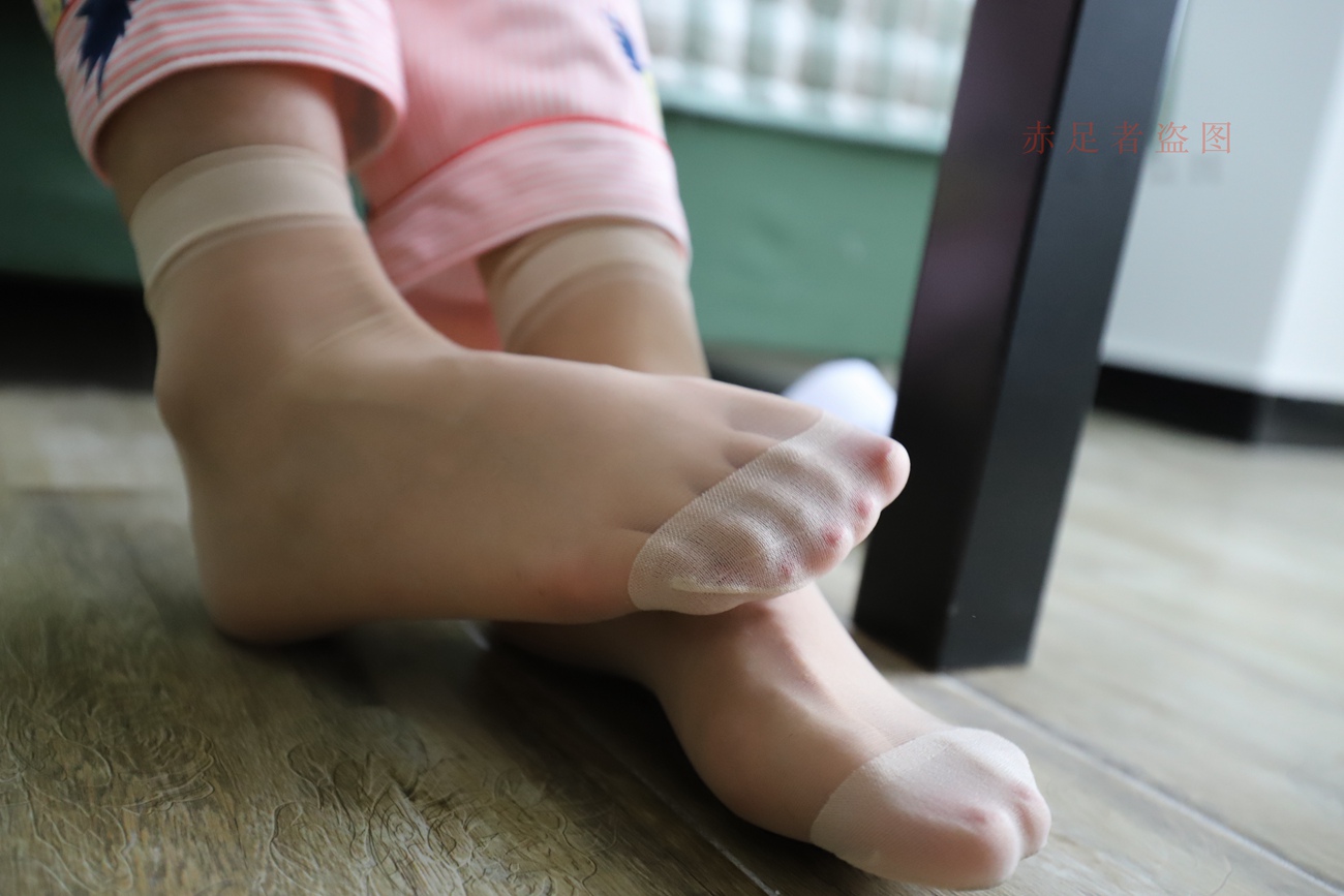 图片[161]-大西瓜爱牙膏-2018 6月活动 模特2（二） 尝试搭讪 短丝+船袜 [252P] – 速更版-美库