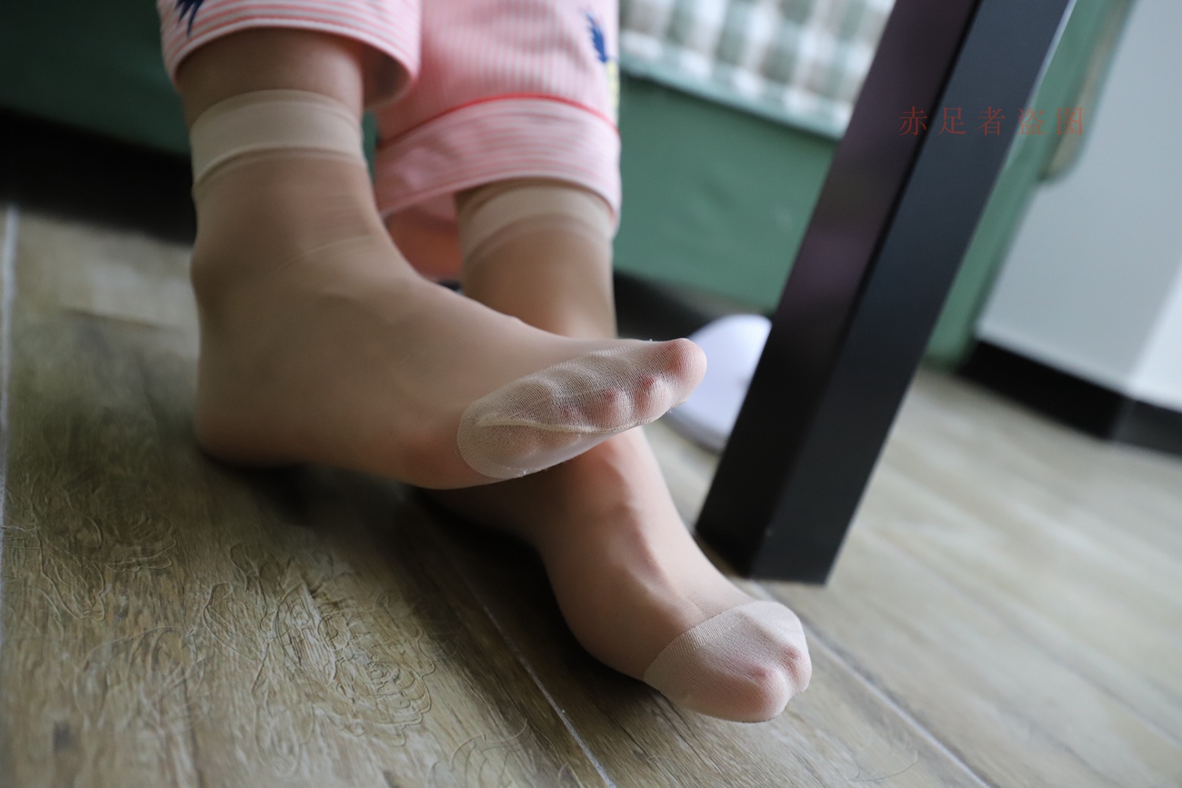 图片[162]-大西瓜爱牙膏-2018 6月活动 模特2（二） 尝试搭讪 短丝+船袜 [252P] – 速更版-美库