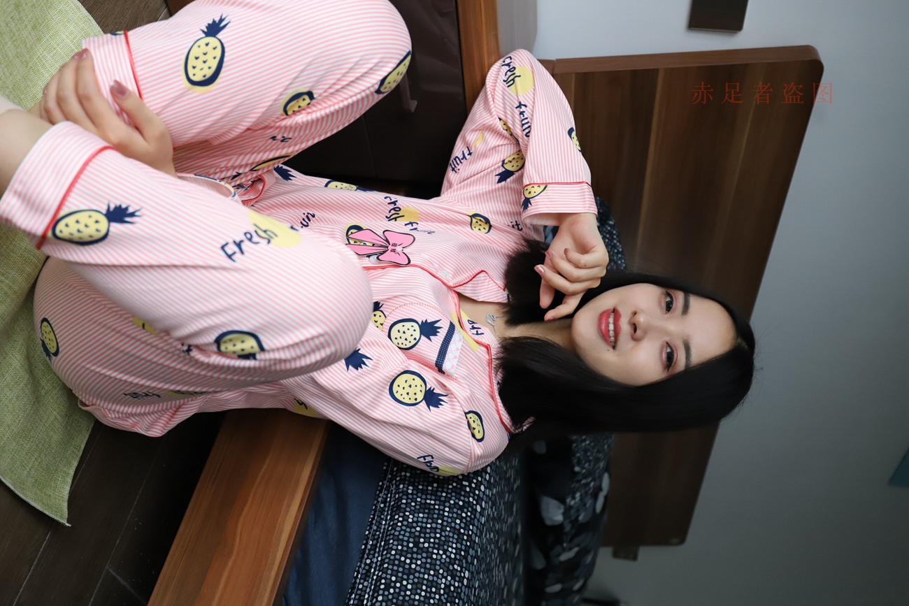 图片[181]-大西瓜爱牙膏-2018 6月活动 模特2（二） 尝试搭讪 短丝+船袜 [252P] – 速更版-美库