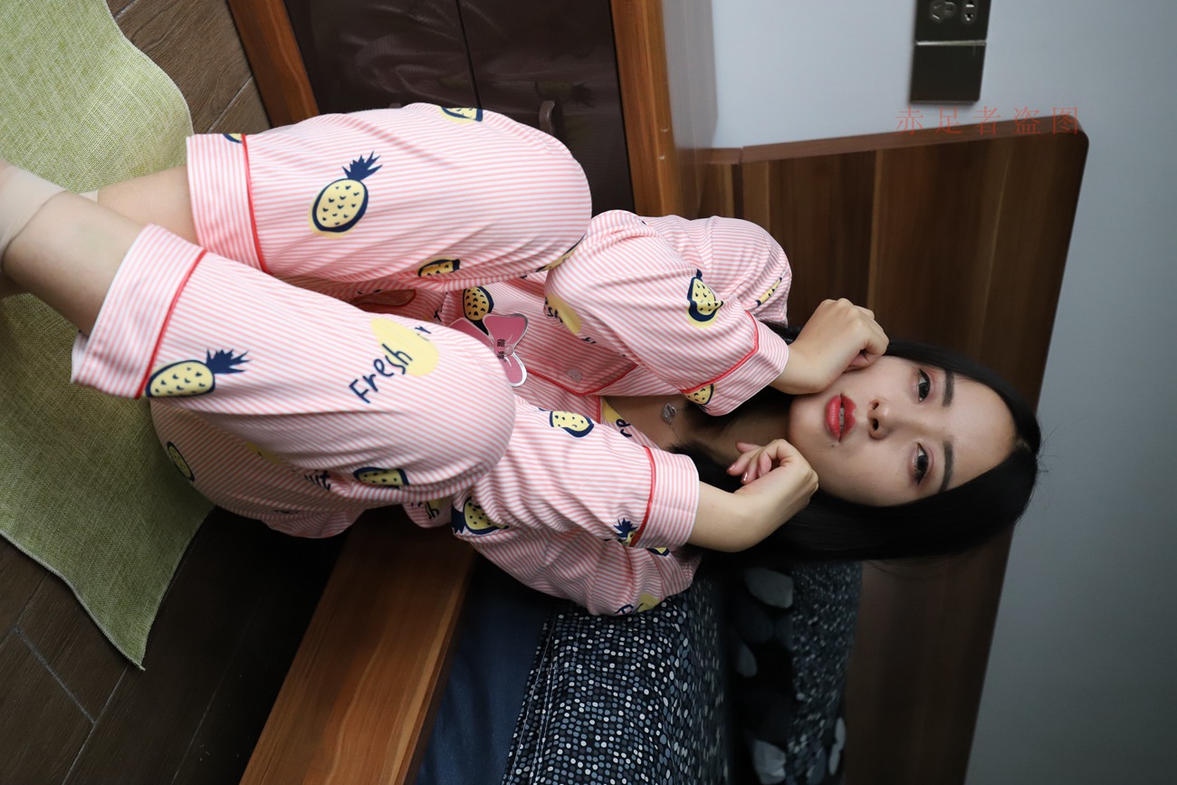 图片[184]-大西瓜爱牙膏-2018 6月活动 模特2（二） 尝试搭讪 短丝+船袜 [252P] – 速更版-美库