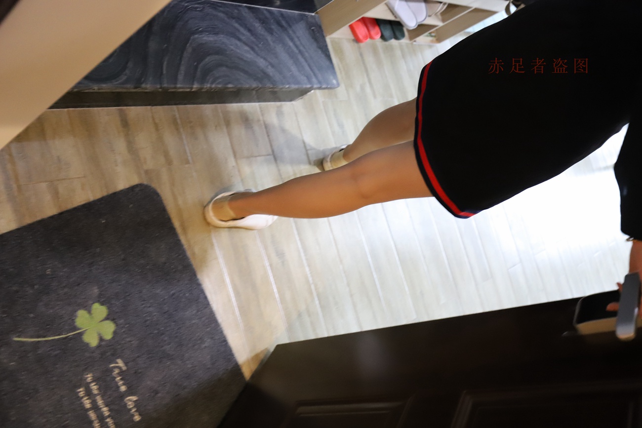 图片[195]-大西瓜爱牙膏-2018 6月活动 模特2（二） 尝试搭讪 短丝+船袜 [252P] – 速更版-美库