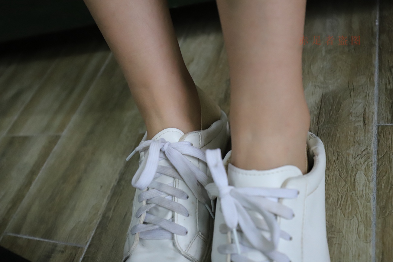 图片[210]-大西瓜爱牙膏-2018 6月活动 模特2（二） 尝试搭讪 短丝+船袜 [252P] – 速更版-美库