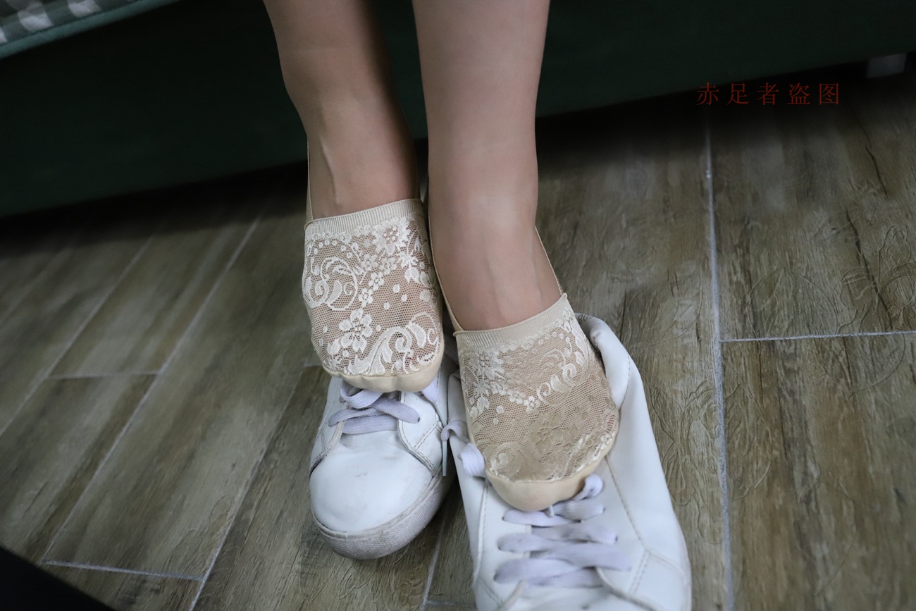 图片[217]-大西瓜爱牙膏-2018 6月活动 模特2（二） 尝试搭讪 短丝+船袜 [252P] – 速更版-美库