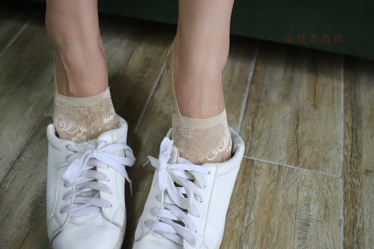 图片[230]-大西瓜爱牙膏-2018 6月活动 模特2（二） 尝试搭讪 短丝+船袜 [252P] – 速更版-美库