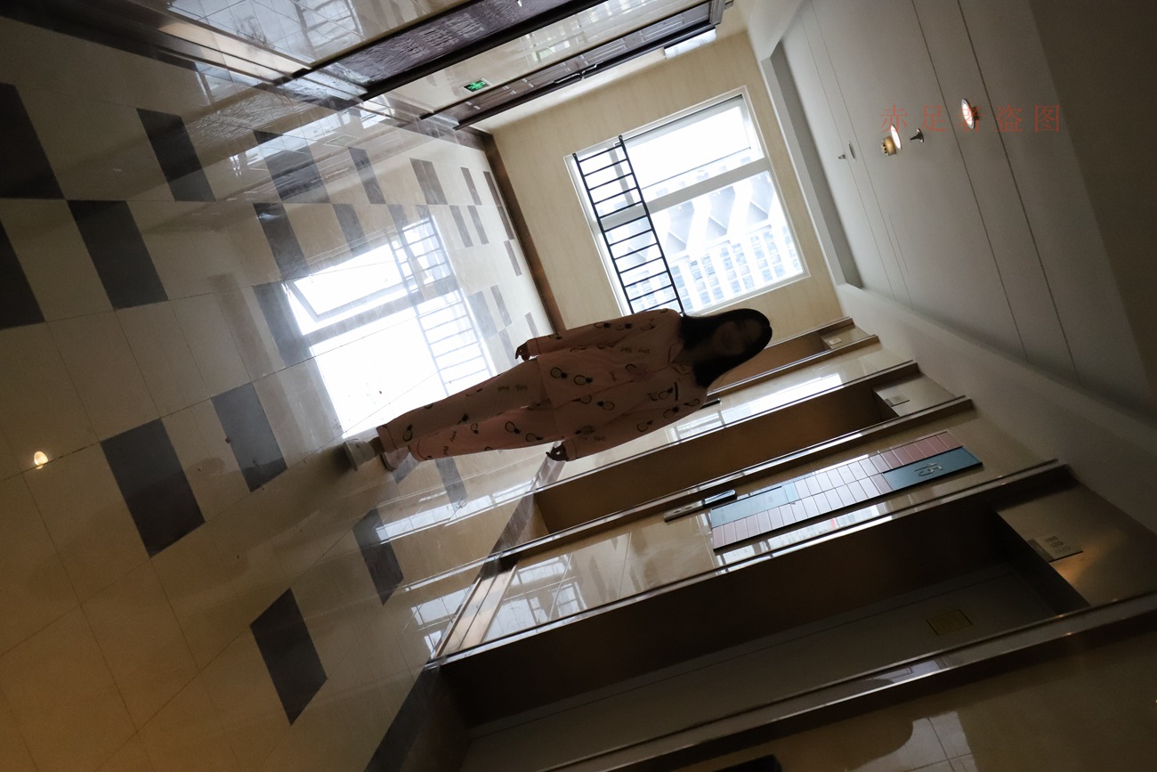 图片[241]-大西瓜爱牙膏-2018 6月活动 模特2（二） 尝试搭讪 短丝+船袜 [252P] – 速更版-美库