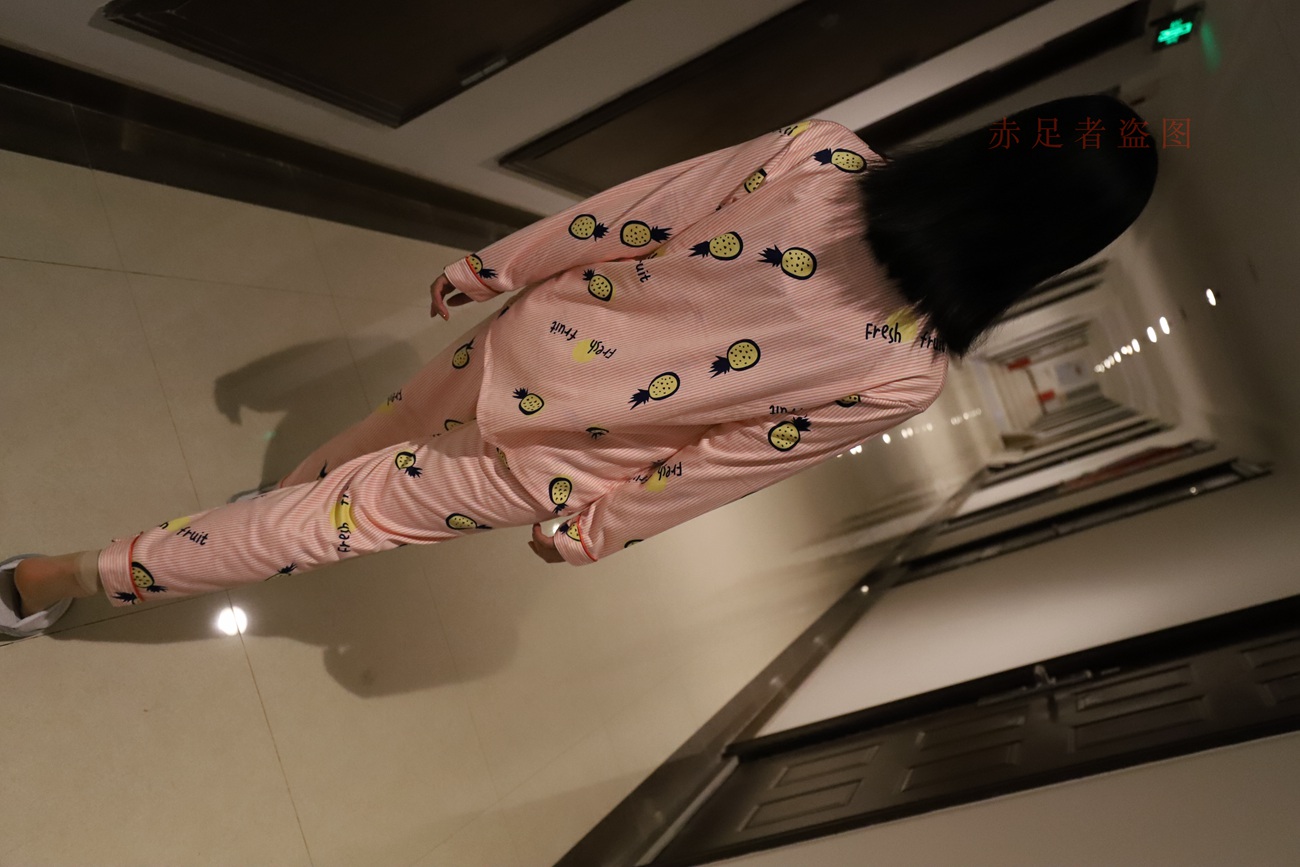 图片[248]-大西瓜爱牙膏-2018 6月活动 模特2（二） 尝试搭讪 短丝+船袜 [252P] – 速更版-美库