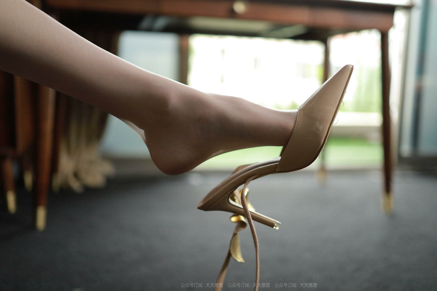 图片[40]-[IESS异思趣向] 2021.11.08 丝享家969：团团《迷人的金色波纹》[92P] – 速更版-美库